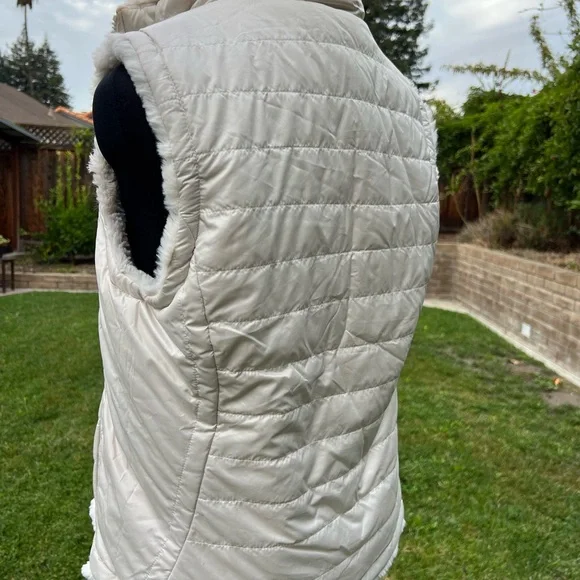 Nicole Miller Off-White Reversible Quilted Vest - Picture 2 of 5